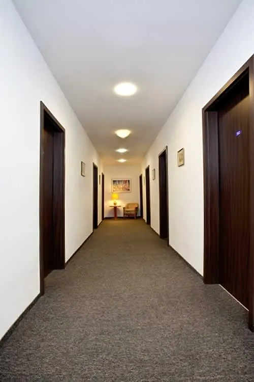 Potsdamer Inn Berlim 3*,